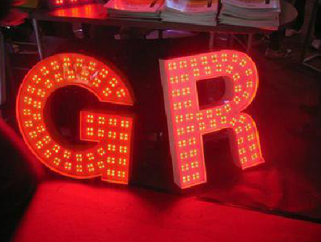 隆回LED发光字有哪些优势？